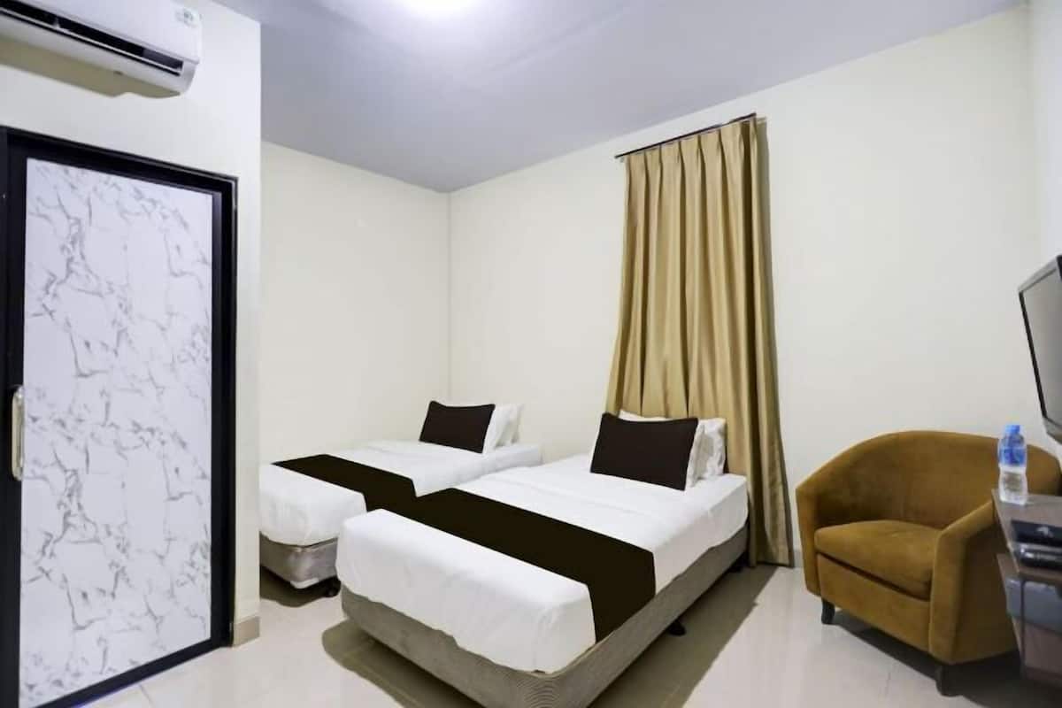 Egyptian cotton sheets, premium bedding, laptop workspace, free WiFi