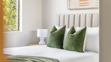 One Bedroom Apartment with Parking | 3 bedrooms, desk, laptop workspace, free WiFi