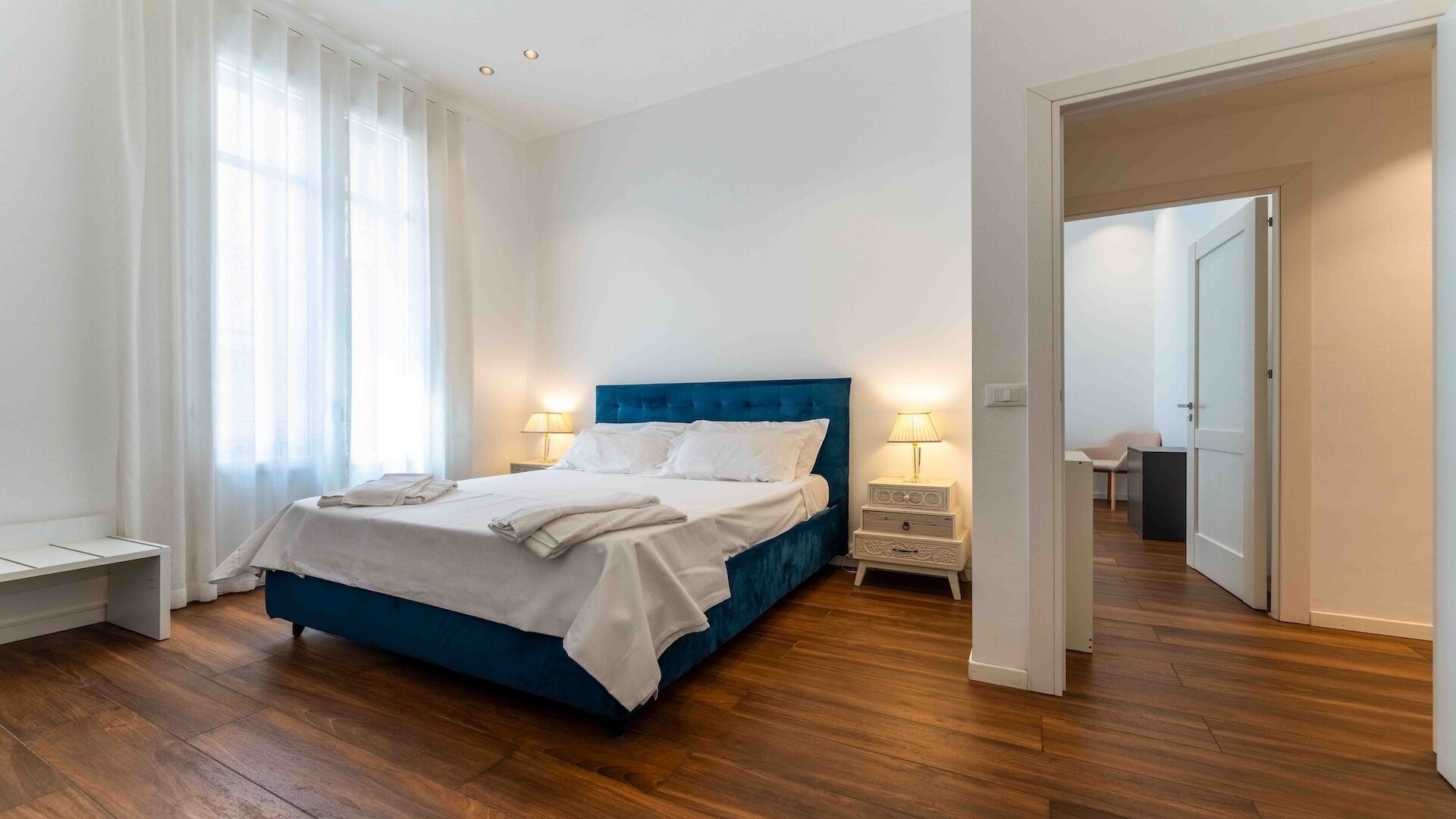 Apartamento básico | 2 dormitorios, wifi gratis, mobiliario individual