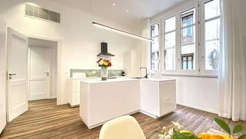 Departamento básico | Cocina privada | Comedor