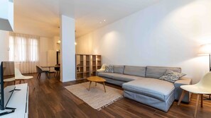 Basic Apartment | Living area