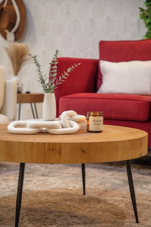 Interior - 4bd/4bath w/ Community Pool & Beach Volleyball - 6mins to Kyle Field (College Station)