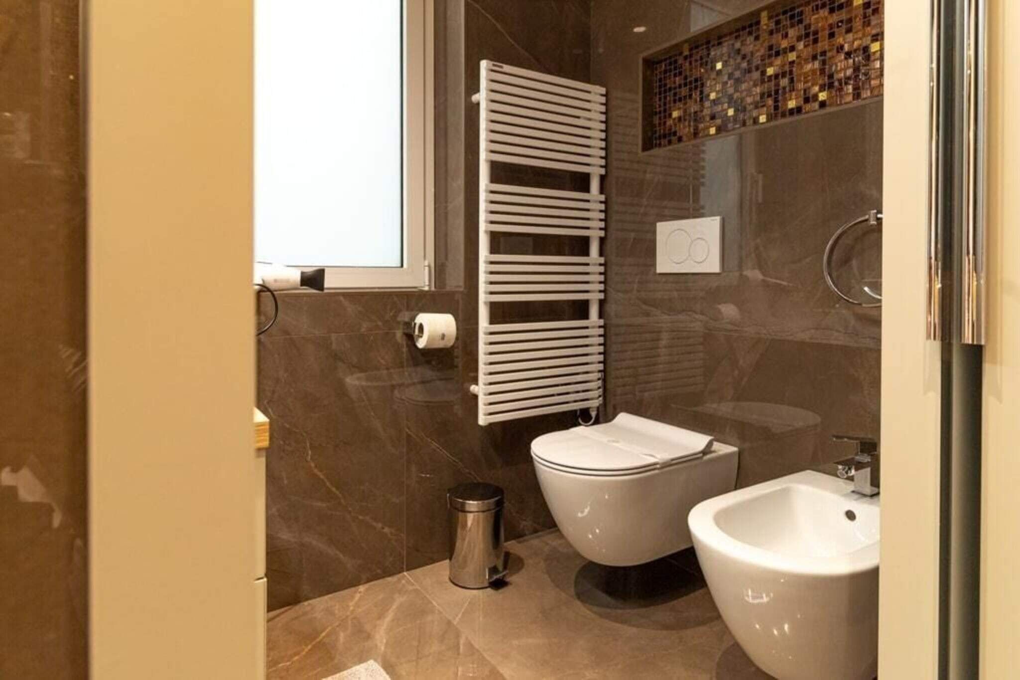 Whirlpool, Haartrockner, Bidet, Handtücher