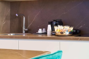 Coffee/tea maker, fridge, microwave, oven - Pescara INN - Luxury Suite | Via Sulmona 17 (Pescara)