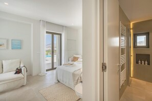 Villa | 4 bedrooms, individually furnished, desk, laptop workspace