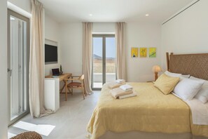 4 bedrooms, individually furnished, desk, laptop workspace - Luxurious Villa Ioli Paros (Paros)