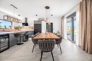 In-room dining - Villa Jollie (Benkovac)