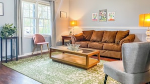 Living area - Boswell Bliss (Huntsville)
