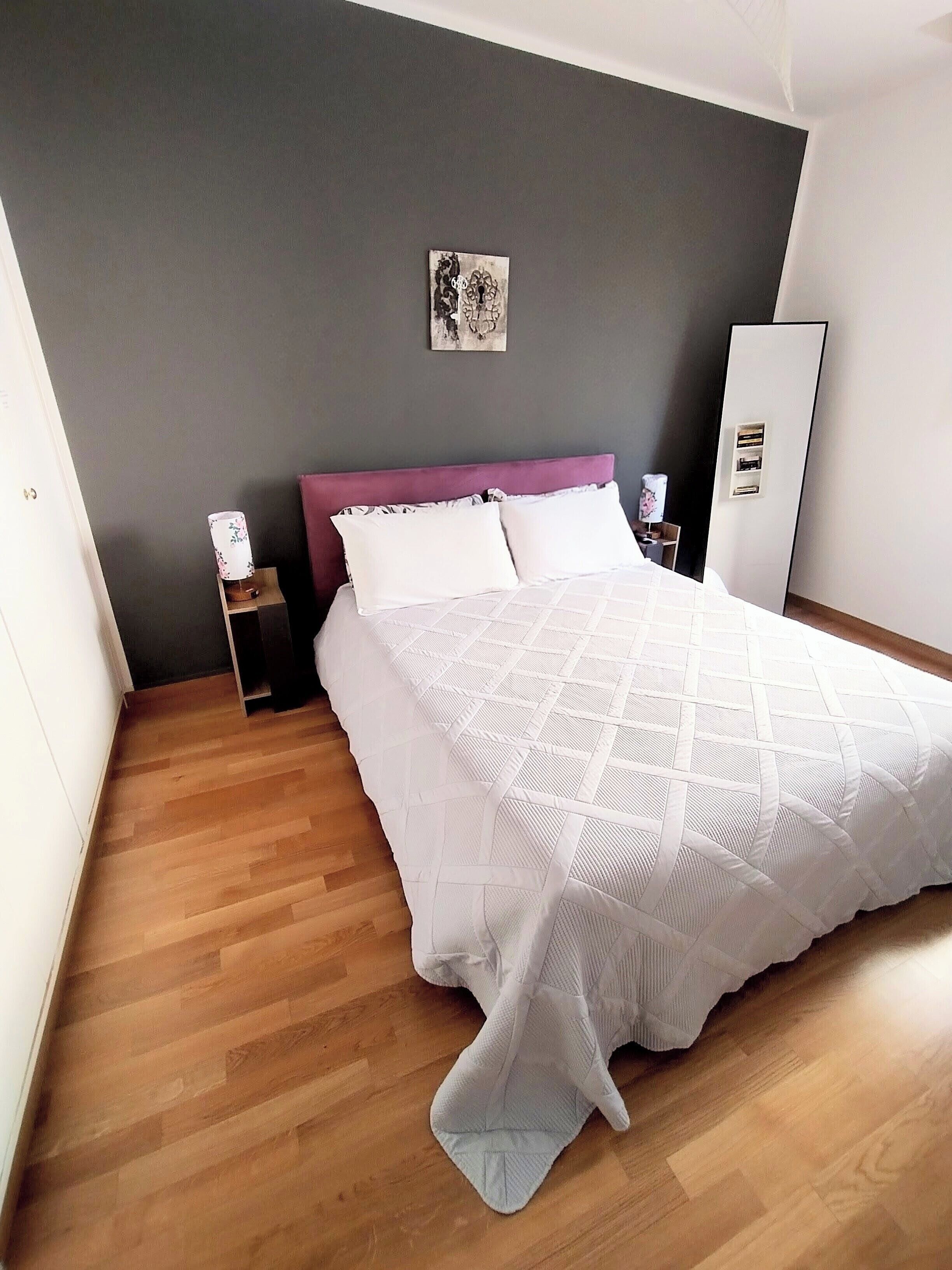 2 chambres, coffres-forts dans les chambres, bureau