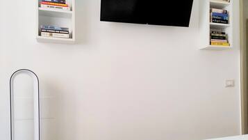 2 slaapkamers, een kluis op de kamer, een bureau