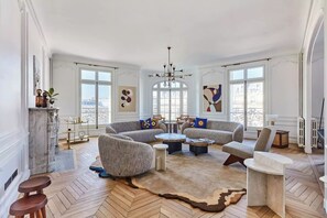 Smart TV, DVD player, books, music library