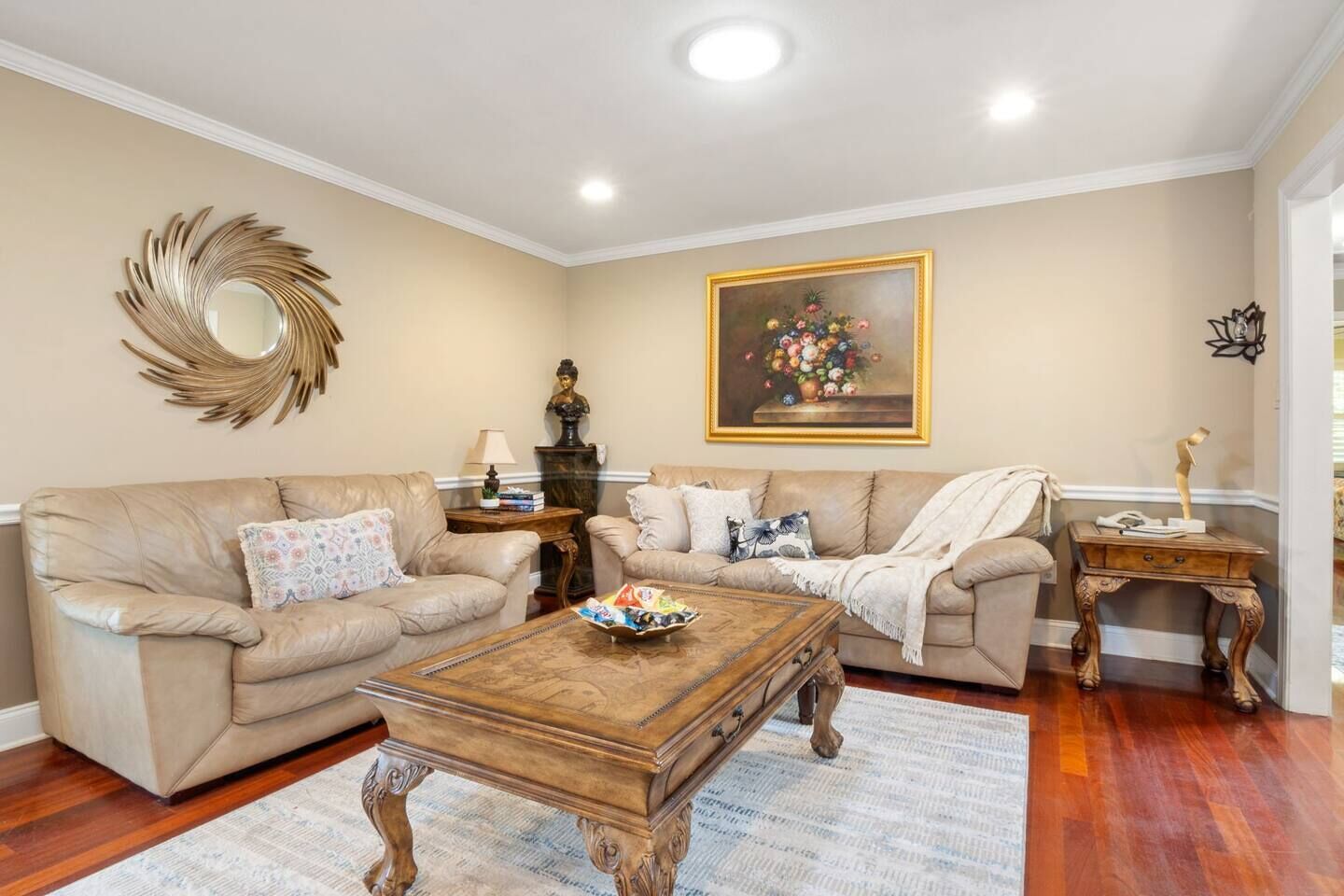 Téléviseur connecté, foyer, jeux vidéo, table de ping-pong