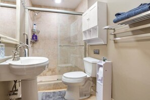 Shower, jetted bath, hair dryer, bidet