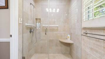 Shower, jetted bath, hair dryer, bidet
