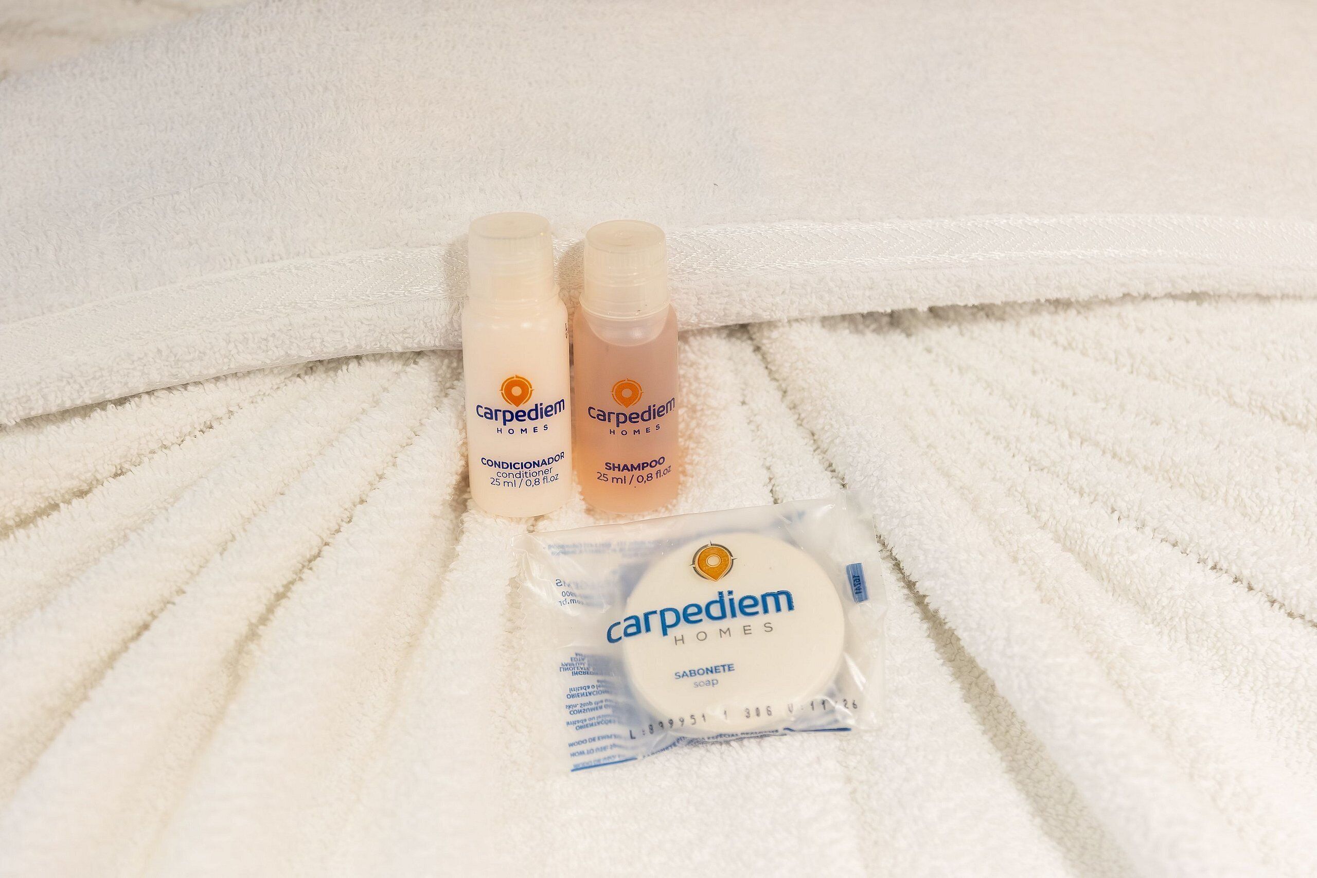 Traditional Apartment | Bathroom amenities