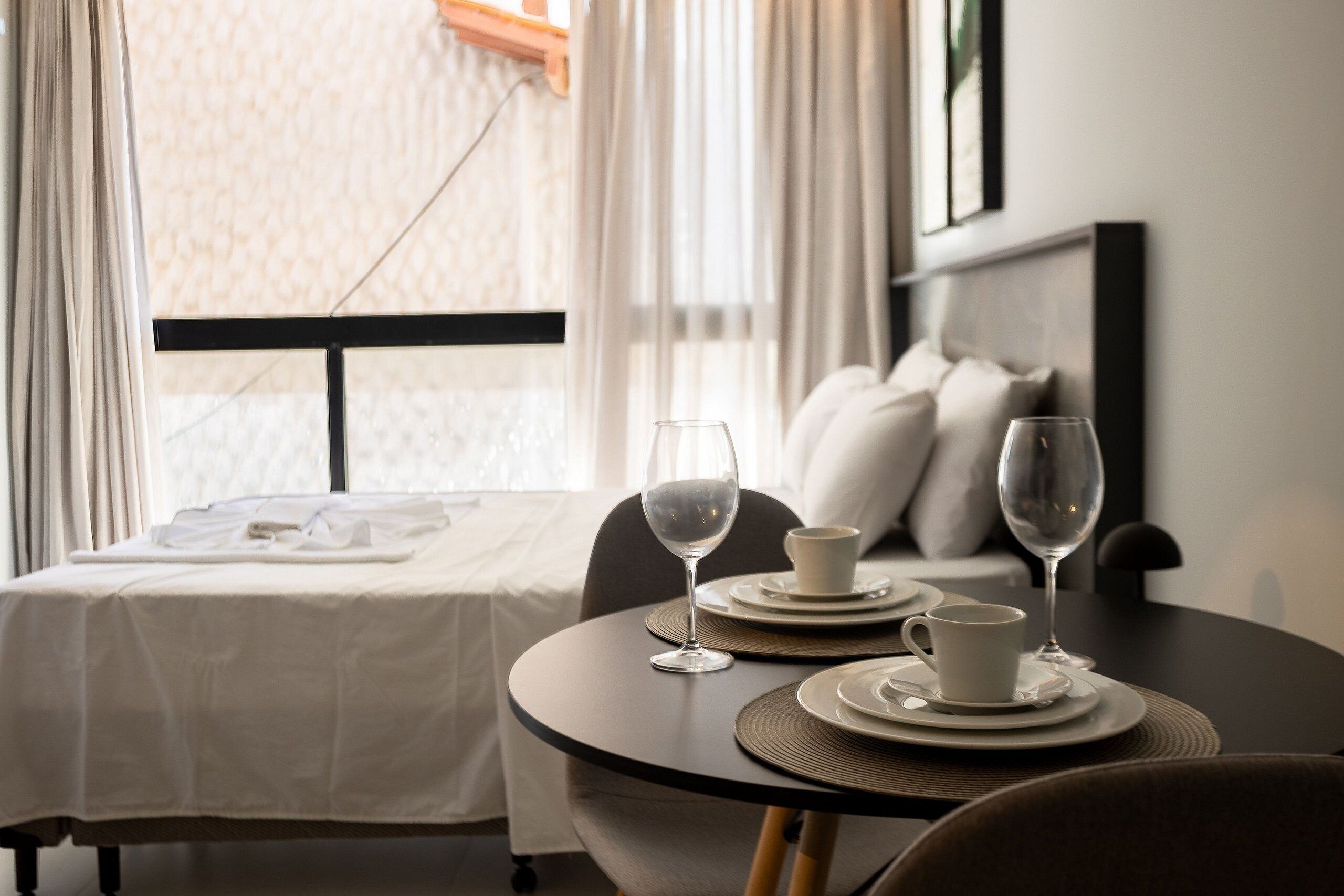 Deluxe Studio | Dining