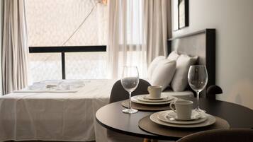 Deluxe Studio | Dining