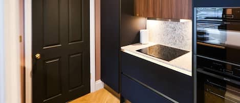 Appartamento Luxury, 2 camere da letto, cucina | Cucina privata | Macchina per caffè espresso, macchina per tè/caffè, bollitore elettrico