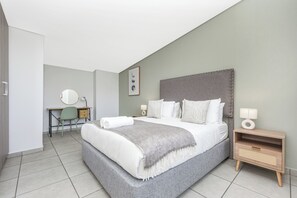 2 camere, una cassaforte in camera, una scrivania, ferro/asse da stiro