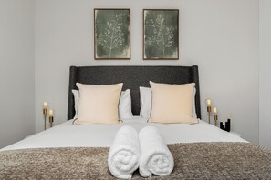 2 slaapkamers, een kluis op de kamer, een strijkplank/strijkijzer