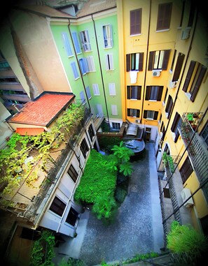 Exterior - Room Inn suite. A b&b with hotel treatment, breakfast in room included (milano)