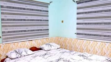 Room | 2 bedrooms, laptop workspace