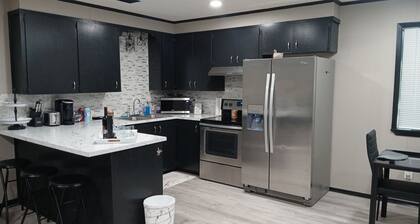 Charming 3-bedroom country house in New Boston. Privacy & relaxation unmatched.