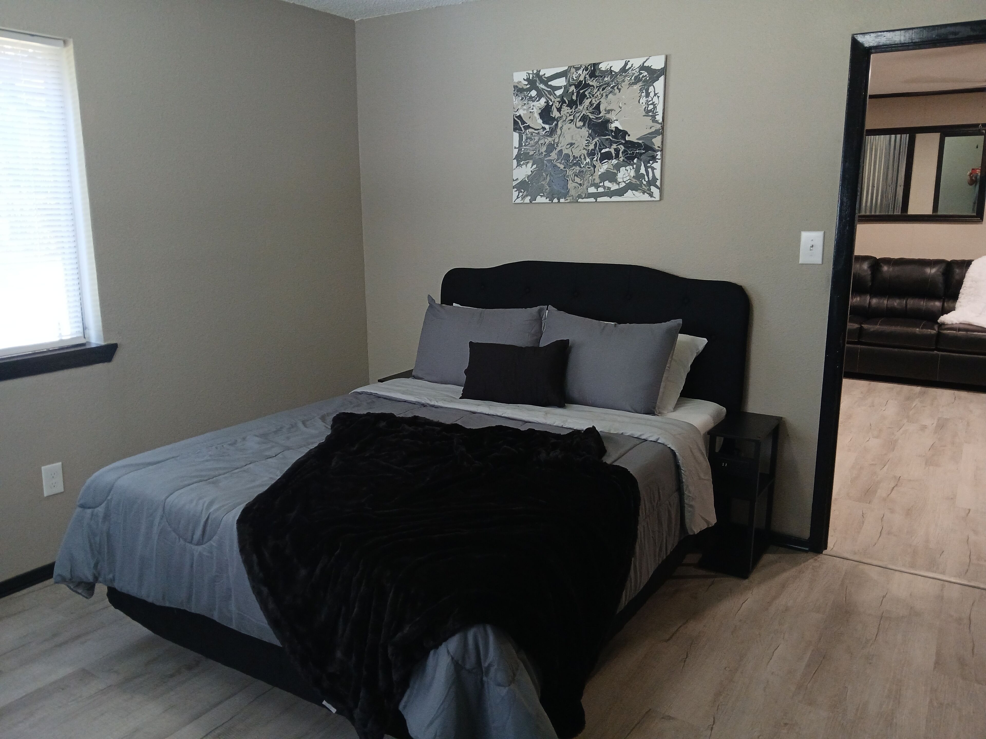 3 habitaciones, tabla de planchar con plancha y wifi gratis 