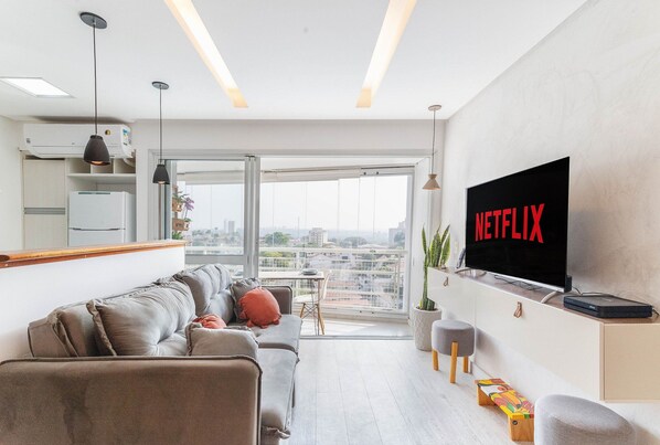 Loft 305 | Living area | Flat-screen TV - Loft Vila Madalena (São Paulo)