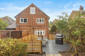 Terrace/patio - Cozy Maisonette in Langley Vale  (Epsom)