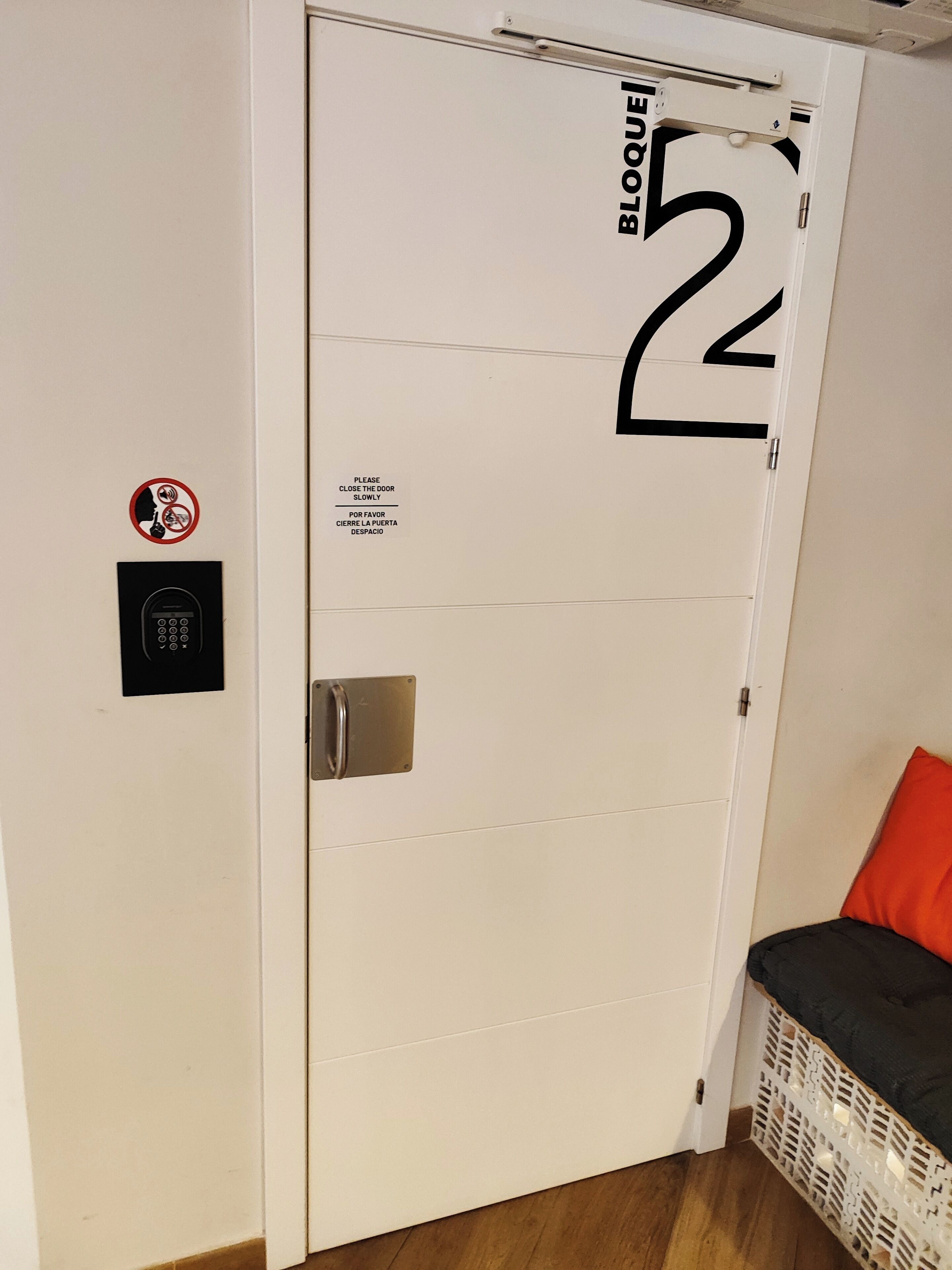 Foto - Hostel Dos Estaciones - Albergue Juvenil - FREE towels, coffee & tea, remote check-in