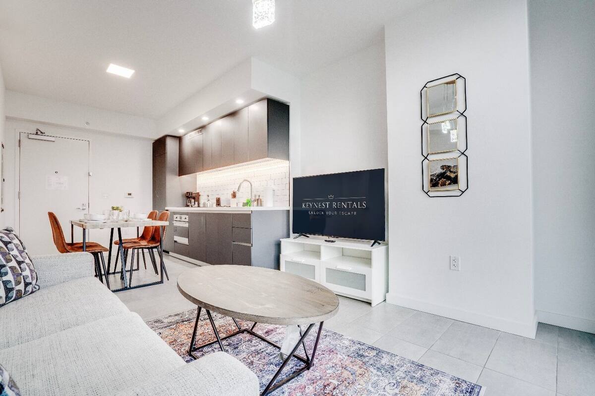 Condo Élite, 1 chambre, vue sur la ville | Aire de séjour | Téléviseur connecté de 55 po avec télévision numérique, Netflix