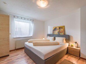 House | 4 bedrooms, individually furnished, iron/ironing board, bed sheets - Chalet in Fugen Near Spieljoch Ski Lift (Fuegen)