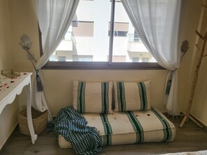 Interior - Berbèr dishes/pool/steps from beach/super location/2 balcony/luxury service (Essaouira)