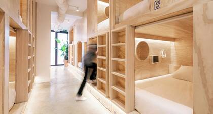 Colo Colo. The Smart Hostel Valencia