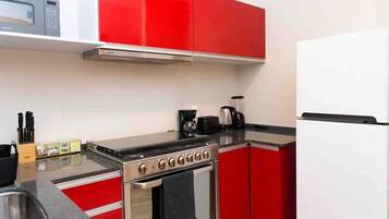 Microwave, oven, coffee/tea maker, blender