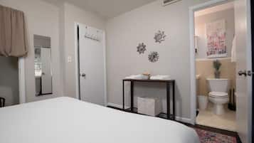 4 bedrooms, iron/ironing board, free WiFi