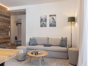 Living area - Nice Apartment With Infinity Pool (Sankt Martin am Tennengebirge)