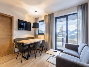 Dining - Nice Apartment With Infinity Pool (Sankt Martin am Tennengebirge)