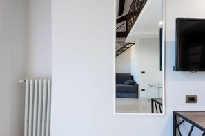 Deluxe Room, City View | Hypo-allergenic bedding, free minibar, in-room safe, desk - Dimora Cardinal Moroni (Rome)