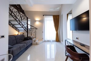 Deluxe-rum - utsikt mot staden | Allergitestade sängkläder och gratis produkter i minibar