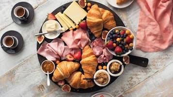 Continental breakfast for a fee on weekdays