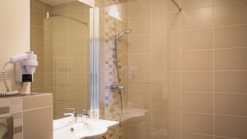 Habitación doble, vista a la ciudad | Baño