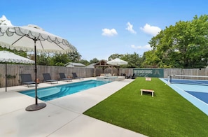 Pool - Pickleball, Pool, HotTub, Movie Projector- Walk to Main Fredericksburg, TX (Fredericksburg)