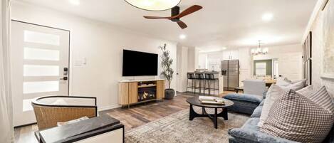 TV connectée, cheminée