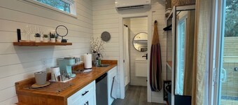 Blue Gator Container, 2 miles from UF!