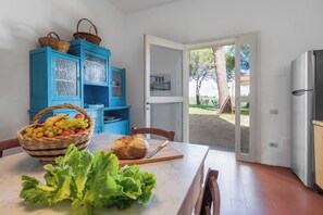 ヴィラ ガーデンビュー | 専用キッチン | 冷蔵庫、オーブン、コンロ、食器洗い機