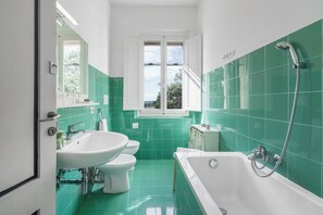 Villa, Garden View | Bathroom