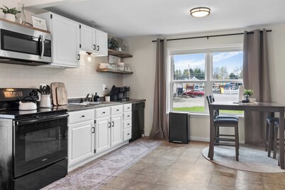 Wayside Getaway with cozy patio & private hot tub!