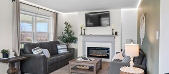 Wayside Getaway with cozy patio & private hot tub!